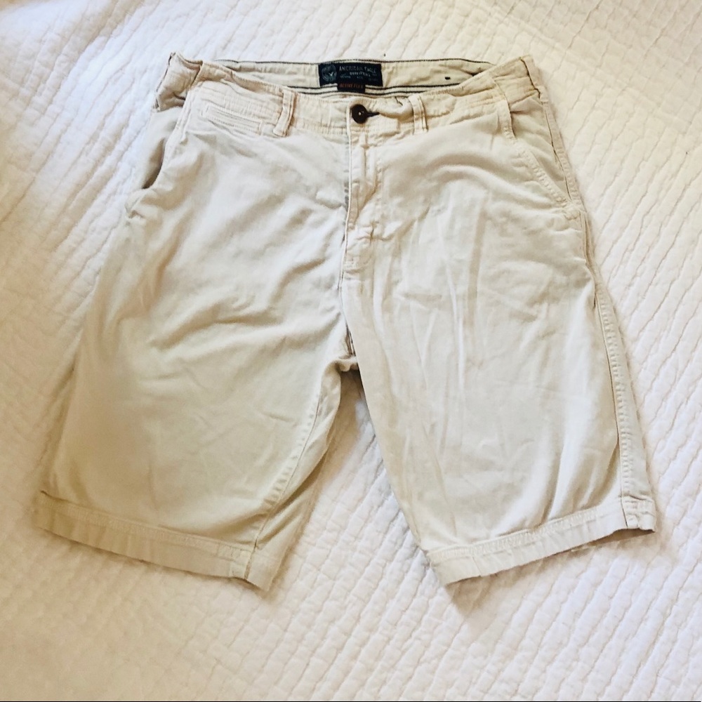 American eagle outfitters light tan shorts